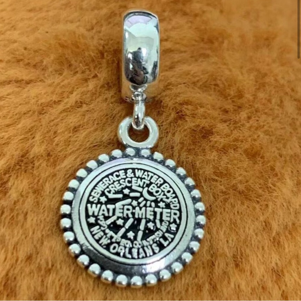 Pandora New Orleans Water Meter Manhole Cover Pendant